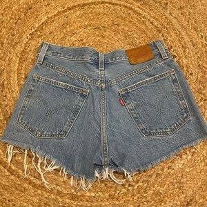 LEVI’S 501 DENIM SHORTS